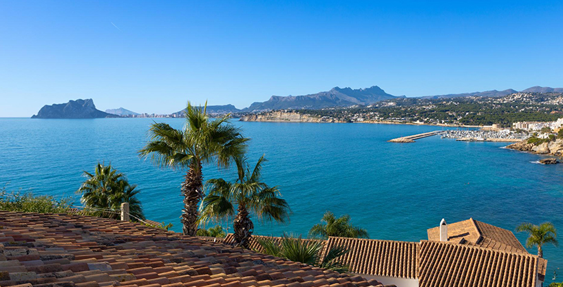 Fantastic Ibiza style villa in second sea line in Moraira El Portet
