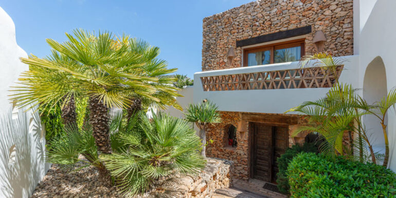 Aussergew&ouml;hnliche Ibiza-Style Villa in Moraira El Portet - Eingang - ID: 5500001 - Architekt Joaqu&iacute;n Lloret