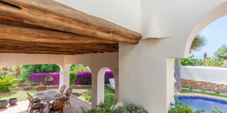 Moderna villa estilo ibicenco en Moraira El Portet - Terraza cubierta - ID: 5500002 - Arquitecto Joaquín Lloret