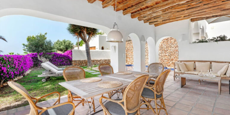 Moderna villa estilo ibicenco en Moraira El Portet - Terraza cubierta - ID: 5500002 - Arquitecto Joaquín Lloret