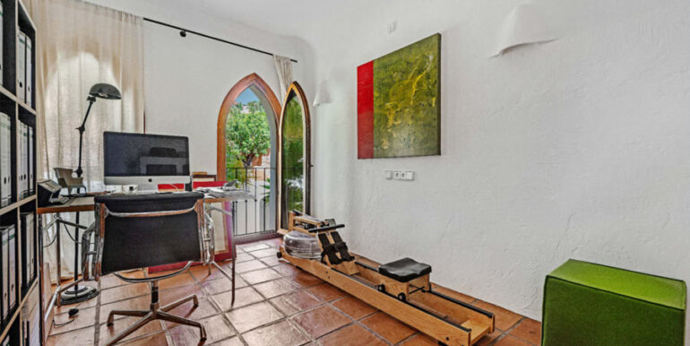 Modern Ibiza style villa in Moraira El Portet – Oficina – ID: 5500002 - Arquitecto Joaquín Lloret