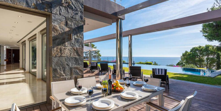 Ekskluzywna willa w pierwszej linii brzegowej w Altea Campomanes - Grill z widokiem na morze - ID: 5500659 - Architekt David Montés López